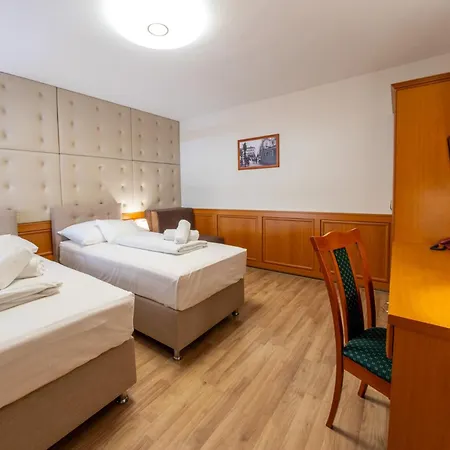 ホテル Szinbad 3*