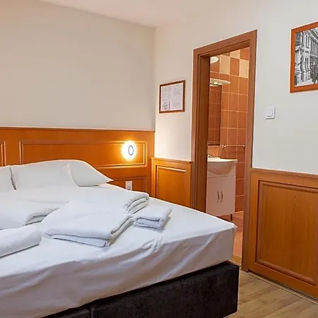 Szinbad 3* ペーチ