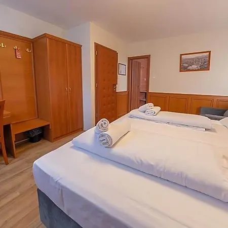 Szinbad Hotel Pětikostelí
